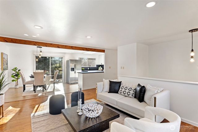 6304 165th Place SW, Lynnwood, WA 98037