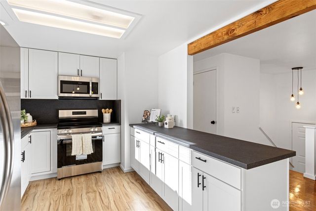 6304 165th Place SW, Lynnwood, WA 98037