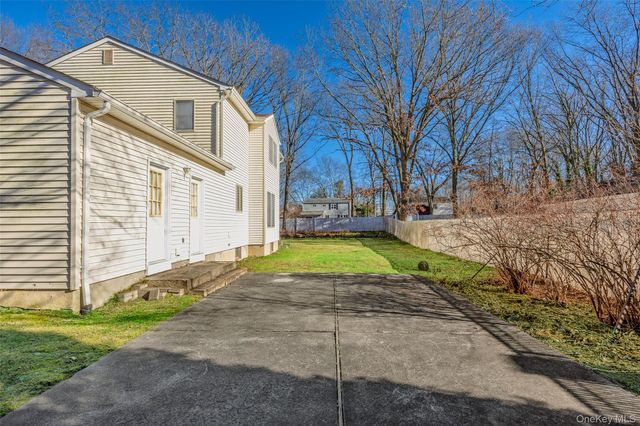 6 23rd Street, East Setauket, NY 11733