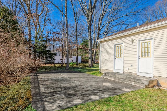 6 23rd Street, East Setauket, NY 11733