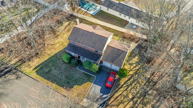 6 23rd Street, East Setauket, NY 11733