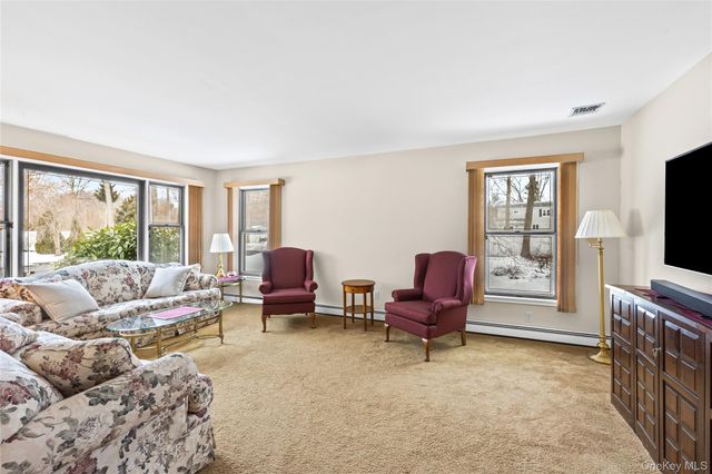 6 23rd Street, East Setauket, NY 11733