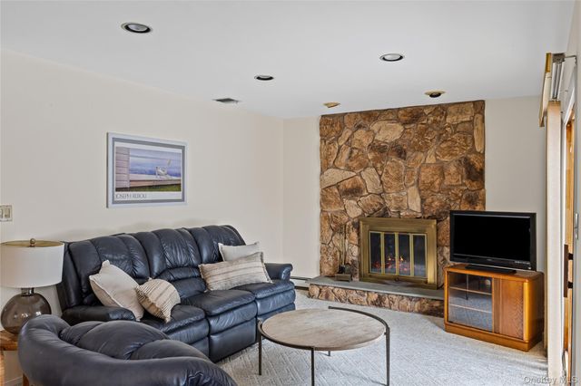 6 23rd Street, East Setauket, NY 11733