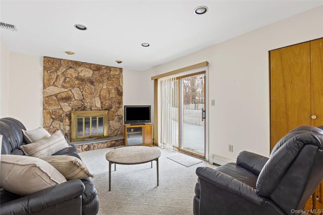 6 23rd Street, East Setauket, NY 11733