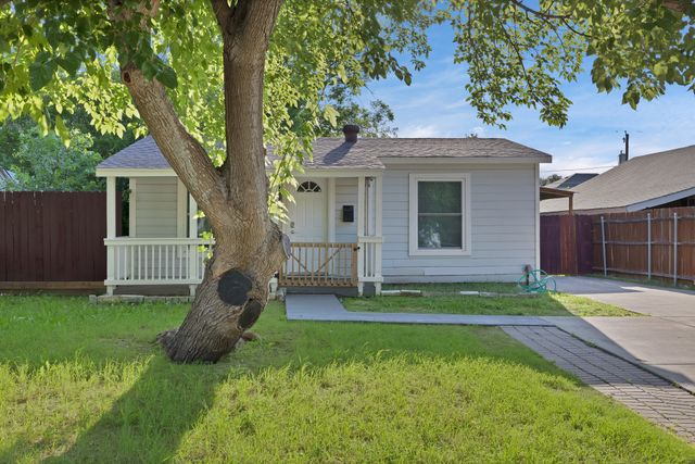 2916 Livingston Avenue, Fort Worth, TX 76110