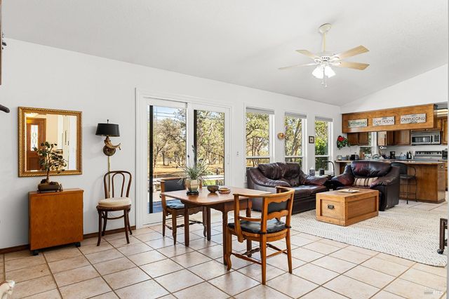 14420 Mesa Ct, Red Bluff, CA 96080