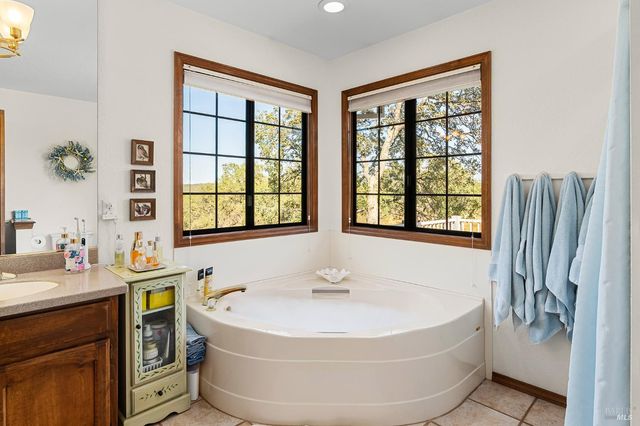 14420 Mesa Ct, Red Bluff, CA 96080