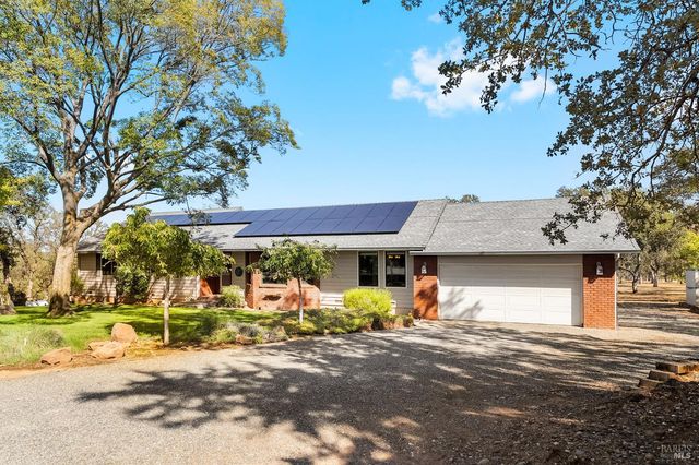 14420 Mesa Ct, Red Bluff, CA 96080