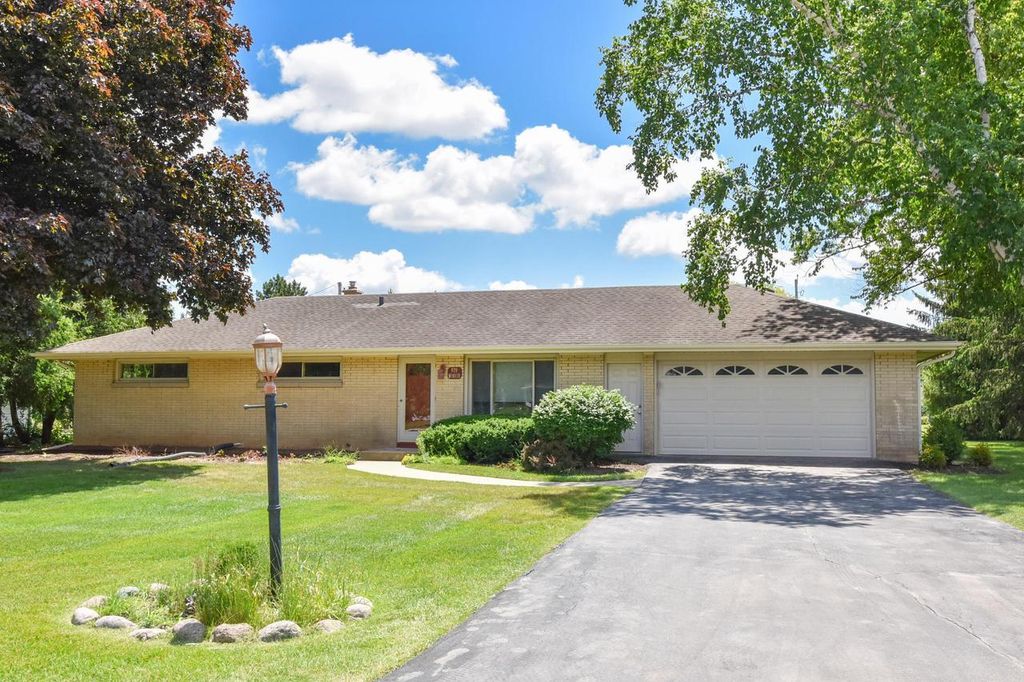 N79W16119 Community DRIVE, Menomonee Falls, WI 53051