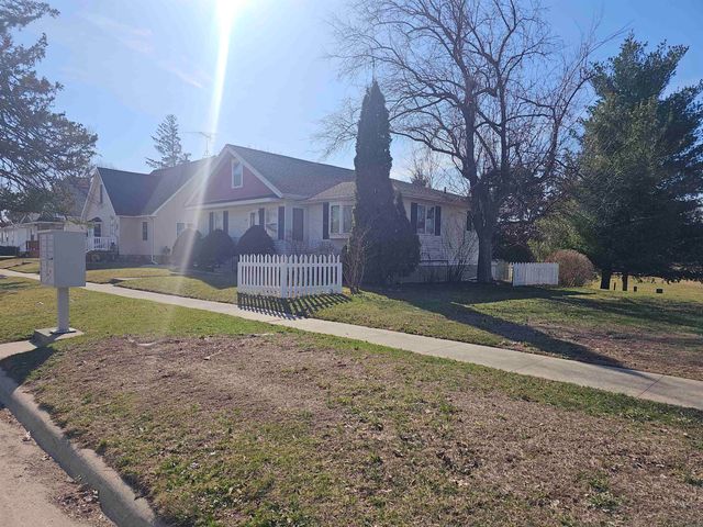 16 High School Boulevard, Greene, IA 50636