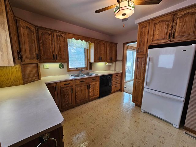 16 High School Boulevard, Greene, IA 50636