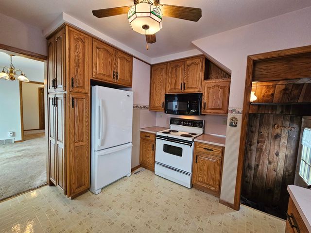 16 High School Boulevard, Greene, IA 50636