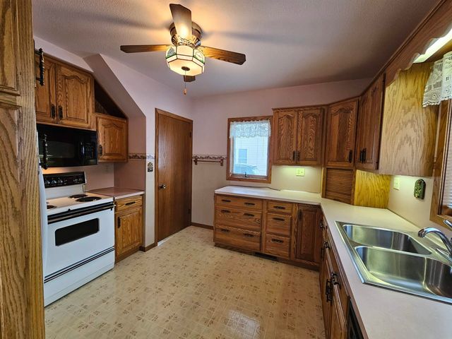 16 High School Boulevard, Greene, IA 50636