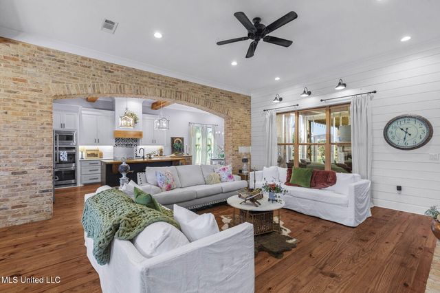 151 Stump Ridge Road, Brandon, MS 39047