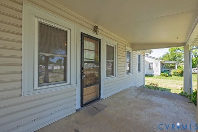 9 Kemper Ct, Sandston, VA 23150