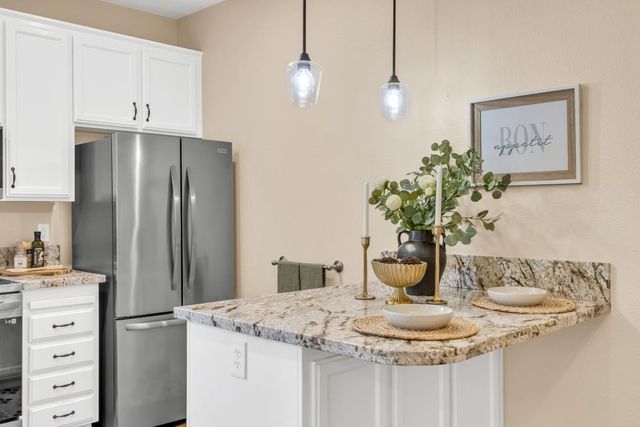 2902 Beachcomber Dr #2061, Rocklin, CA 95677
