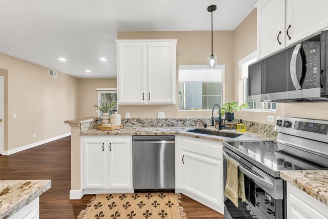 2902 Beachcomber Dr #2061, Rocklin, CA 95677