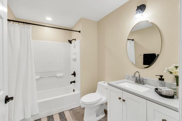 2902 Beachcomber Dr #2061, Rocklin, CA 95677