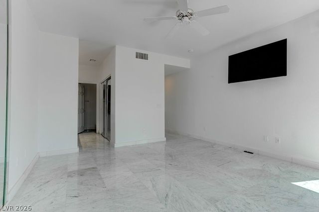 8953 Diamond Falls Drive, Las Vegas, NV 89117