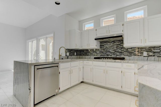 8953 Diamond Falls Drive, Las Vegas, NV 89117