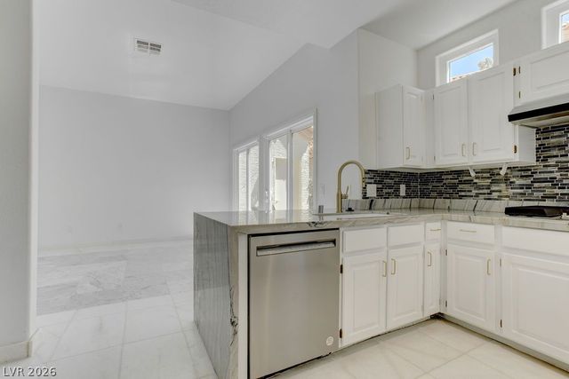 8953 Diamond Falls Drive, Las Vegas, NV 89117