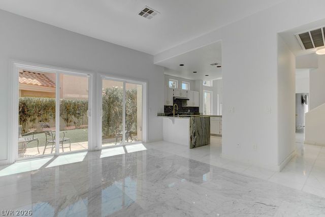 8953 Diamond Falls Drive, Las Vegas, NV 89117