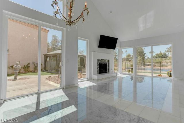 8953 Diamond Falls Drive, Las Vegas, NV 89117