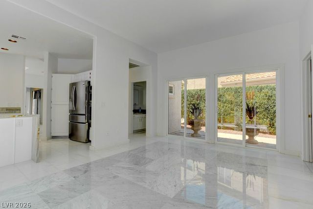 8953 Diamond Falls Drive, Las Vegas, NV 89117