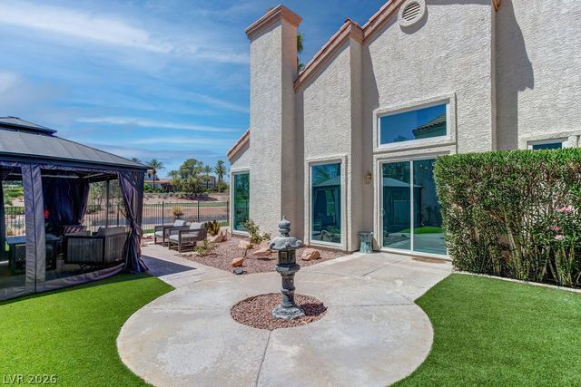 8953 Diamond Falls Drive, Las Vegas, NV 89117