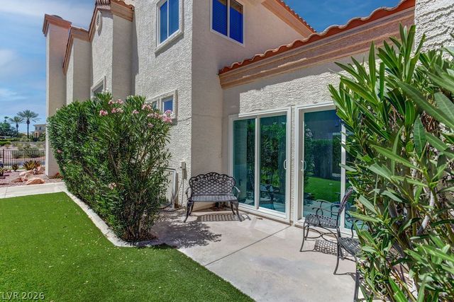 8953 Diamond Falls Drive, Las Vegas, NV 89117