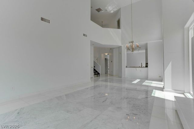 8953 Diamond Falls Drive, Las Vegas, NV 89117