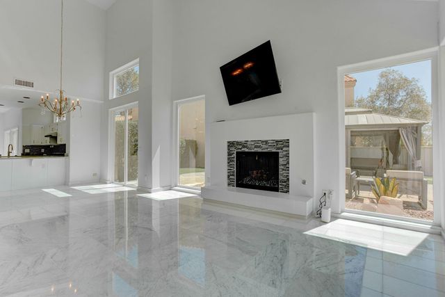 8953 Diamond Falls Drive, Las Vegas, NV 89117