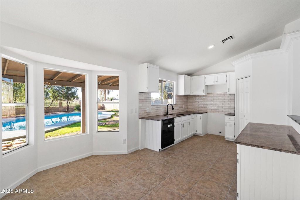 10097 W MARIPOSA Street, Phoenix, AZ 85037