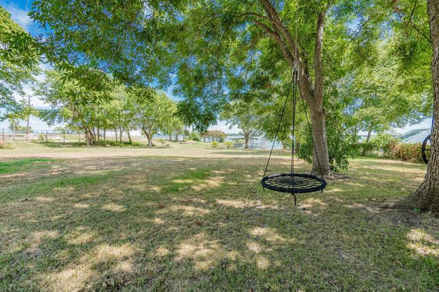 9884 Cherokee Trail, Quinlan, TX 75474