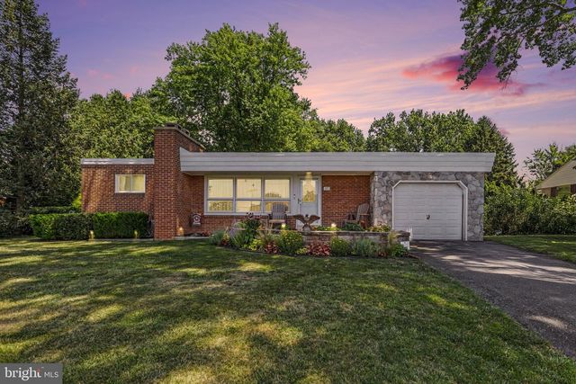 315 S HILLCREST AVE, Quarryville, PA 17566