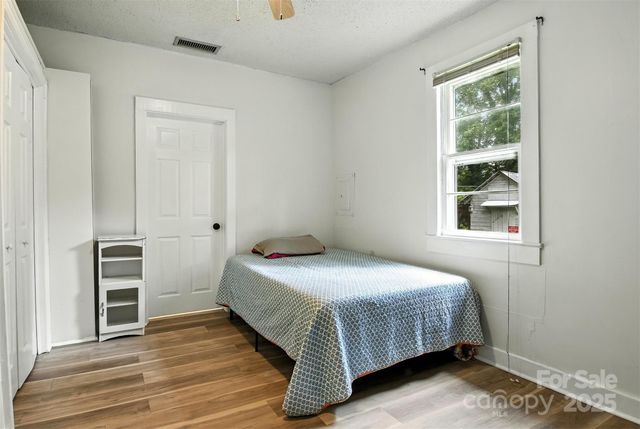 6346 olas Drive, Hickory, NC 28602