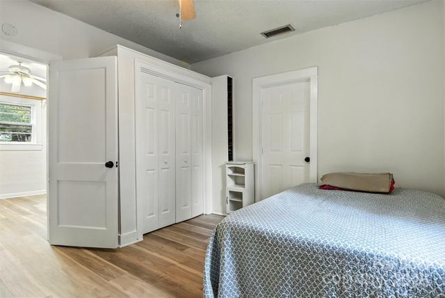 6346 olas Drive, Hickory, NC 28602