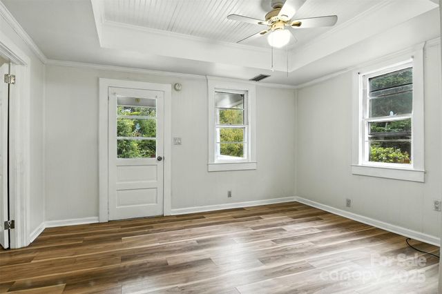6346 olas Drive, Hickory, NC 28602