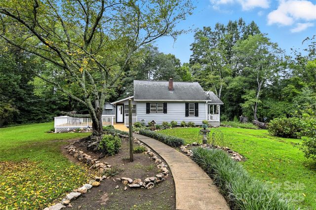 6346 olas Drive, Hickory, NC 28602