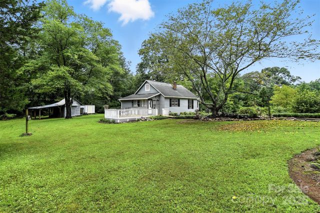 6346 olas Drive, Hickory, NC 28602