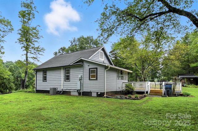 6346 olas Drive, Hickory, NC 28602