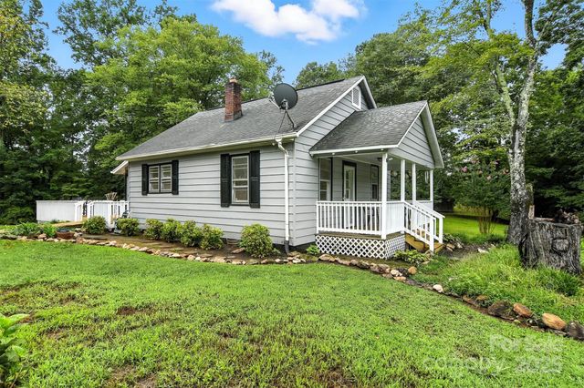 6346 olas Drive, Hickory, NC 28602