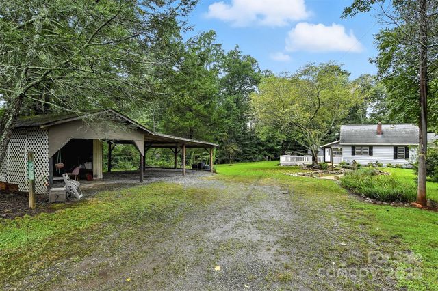 6346 olas Drive, Hickory, NC 28602