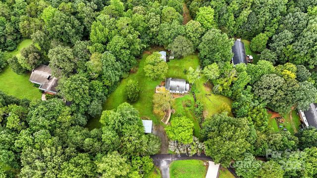 6346 olas Drive, Hickory, NC 28602