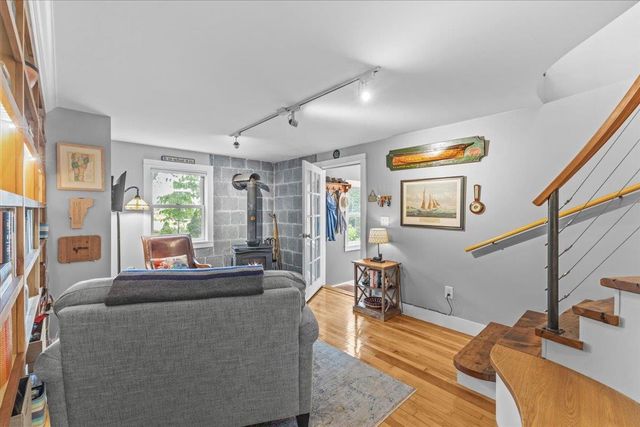 1412 Hinesburg Road, South Burlington, VT 05403