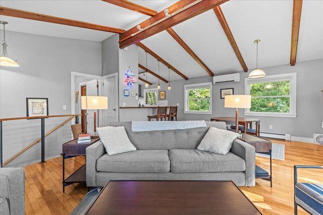 1412 Hinesburg Road, South Burlington, VT 05403