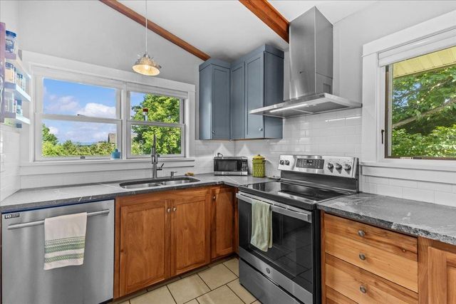 1412 Hinesburg Road, South Burlington, VT 05403