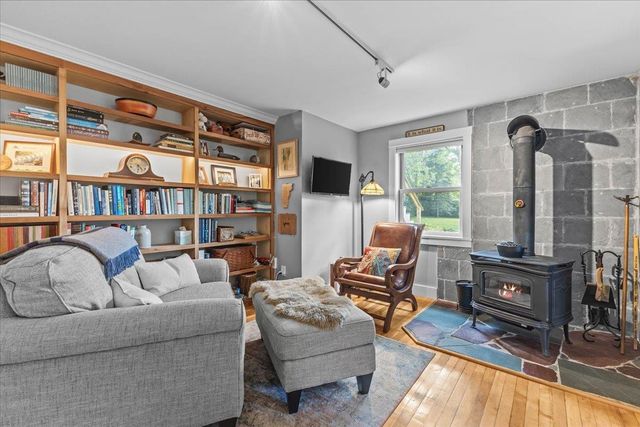 1412 Hinesburg Road, South Burlington, VT 05403
