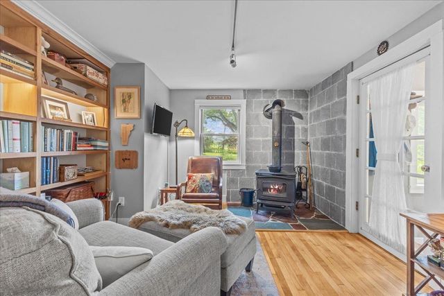 1412 Hinesburg Road, South Burlington, VT 05403
