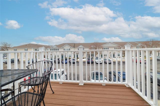 418 Willow Lane, Valley Stream, NY 11580